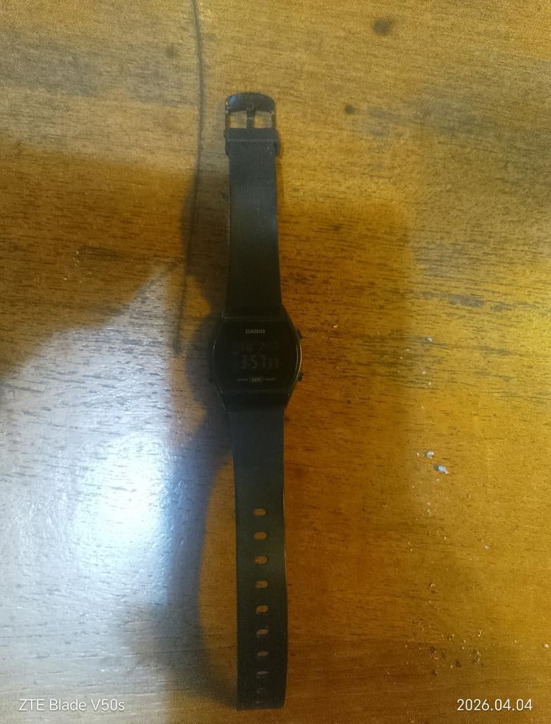 Casio. Orange noir, Bijoux, Sacs & Beauté, Enlèvement ou Envoi