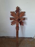 Crucifix en bois sculpté ancien, Antiek en Kunst, Ophalen
