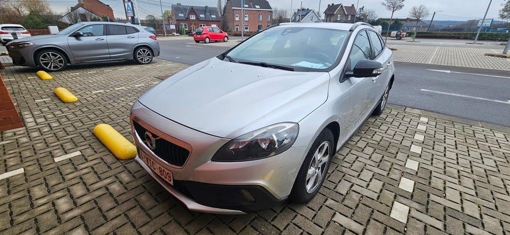 VOLVO V40 CROSS COUNTRY D3, Autos, Volvo, Particulier, V40, ABS, Climatisation automatique, Diesel, Euro 5, 5 portes, Automatique