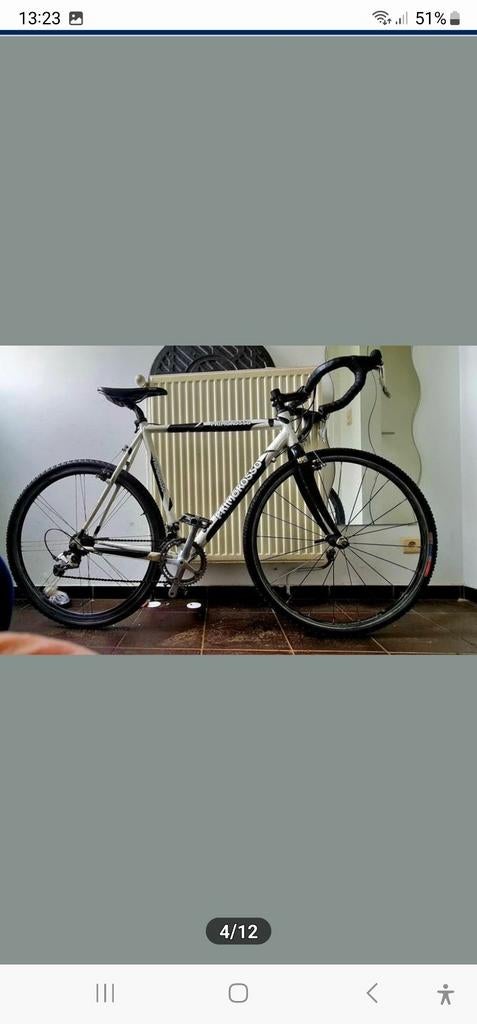 Deux vélos de course pour 100€... il faut aller vite ! Aujou, Autres marques, Vitesses, Frein sur jante, 57 à 61 cm