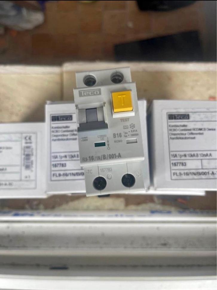 Disjoncteur, Bricolage & Construction, Électricité & Câbles, Neuf, Autres types, Enlèvement