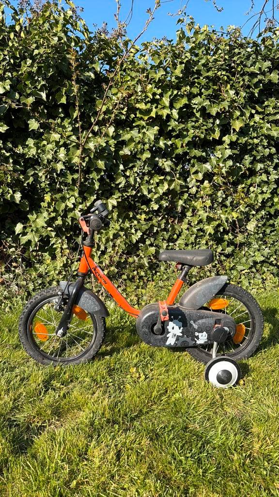 Vélo orange BTWIN 14 pouces pour enfants, Vélos & Vélomoteurs, Vélos | Vélos pour enfant, Utilisé, Moins de 16 pouces, Stabilisateurs