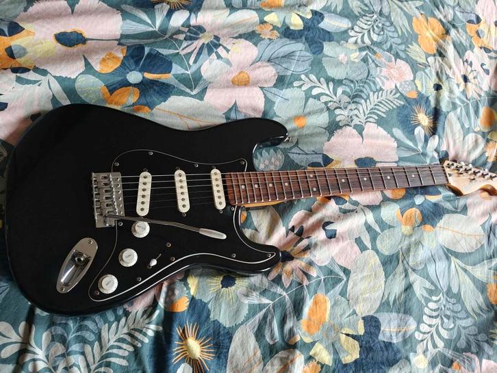 cruiser stratocaster te koop, Musique & Instruments, Instruments à corde | Guitares | Électriques, Utilisé, Solid body, Autres marques