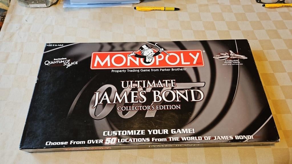 bordspel engelstalig Monopoly James Bond 007 Ultimate, Hobby en Vrije tijd, Gezelschapsspellen | Bordspellen, Nieuw, Een of twee spelers