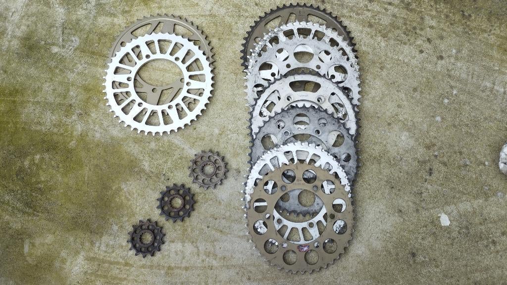 Set met 12 stuks circuit 520 tandwielen Yamaha YZF-R6, Enlèvement ou Envoi, Utilisé