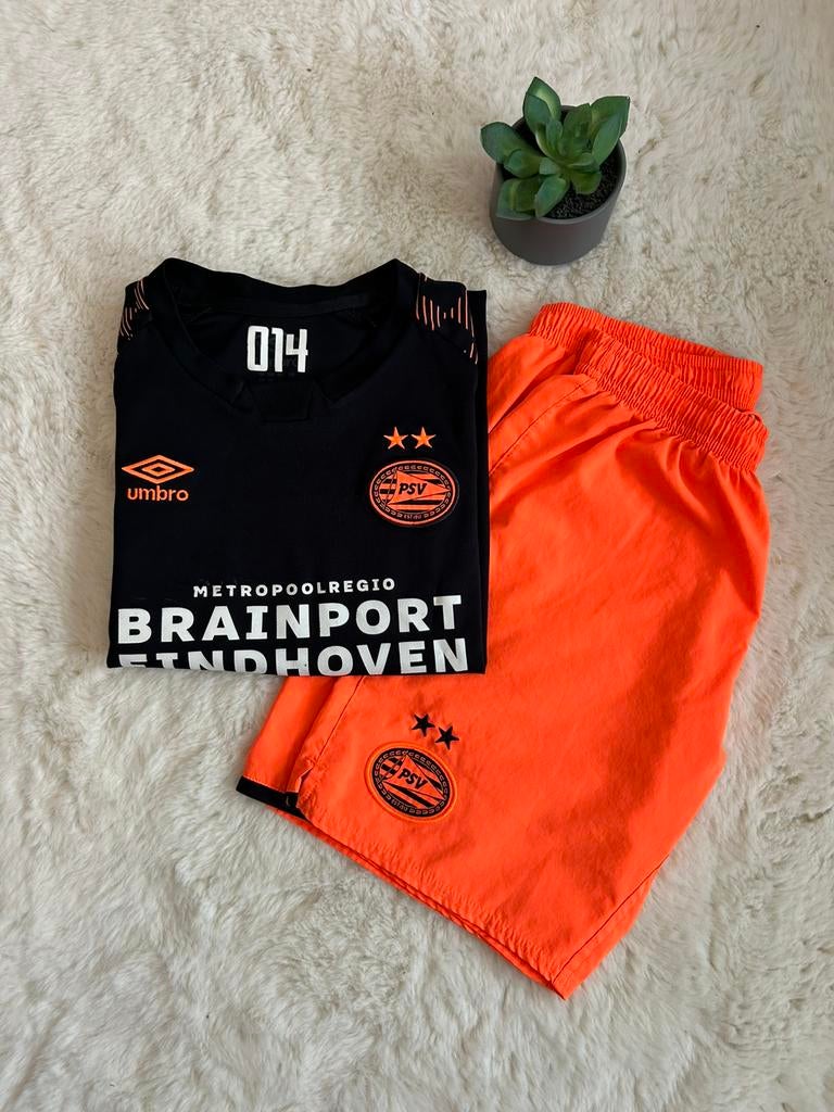PSV Eindhoven (Shirt + Short) - Umbro - Maat 158 cm, Ophalen of Verzenden, Nieuw, Jongen of Meisje, Sport- of Zwemkleding
