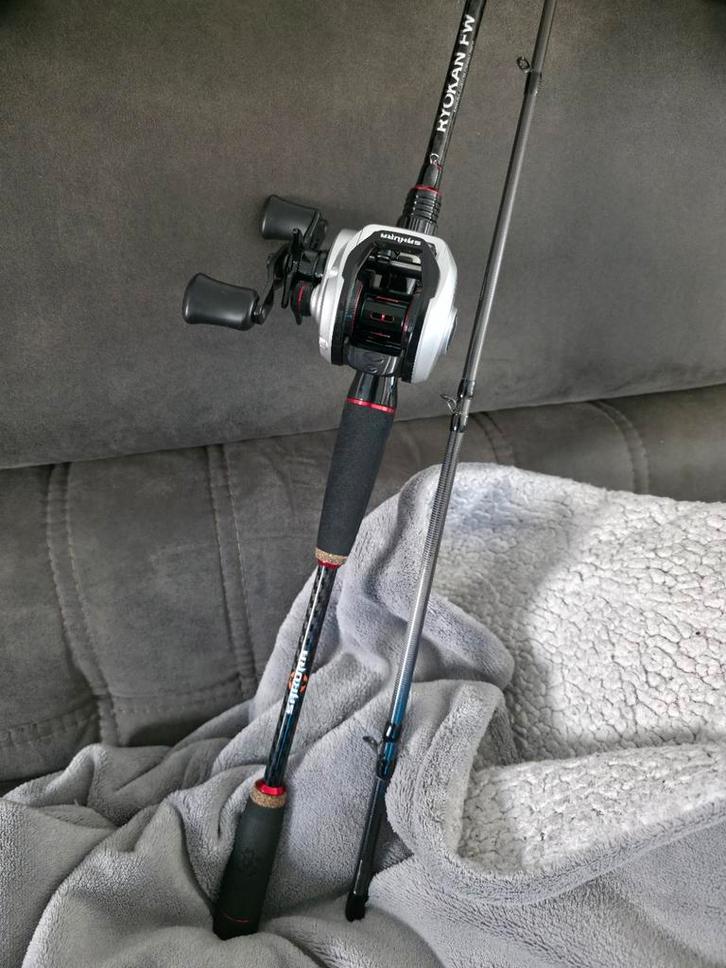 Sakura Combi Hengel Ryokan FW Casting (2 delen), Watersport en Boten, Hengelsport | Algemeen, Nieuw, Ophalen