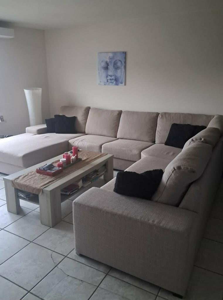 Zitsalon licht beige + salontafel, zeer goede staat, Ophalen