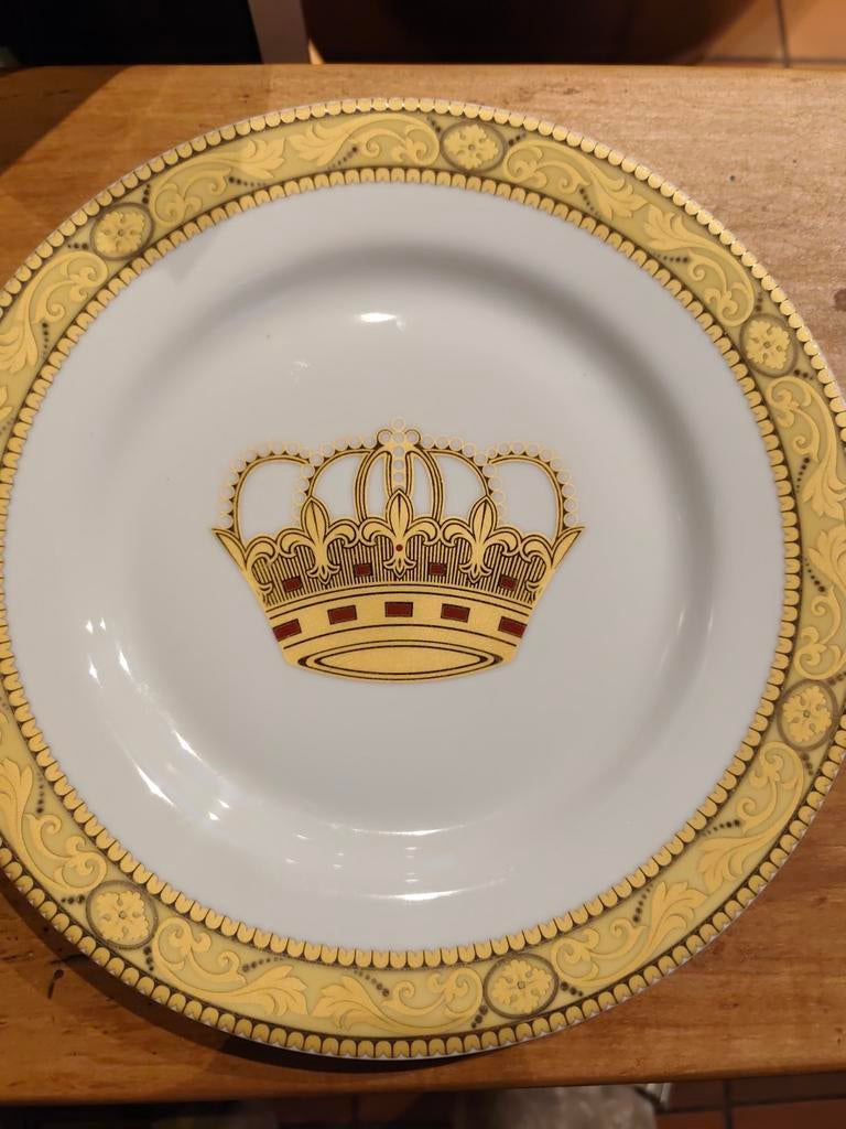 Assiette décorative dorée à l'or fin - Princesse Lobanov-Ros, Ophalen