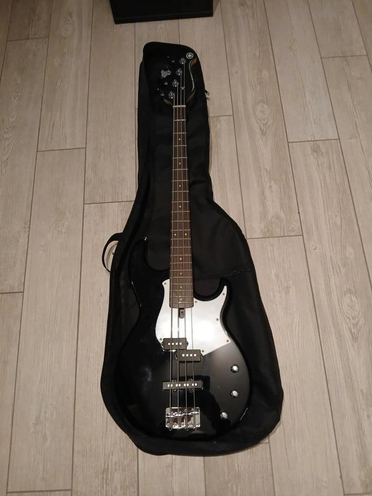 Yamaha BB234 Black, Muziek en Instrumenten, Snaarinstrumenten | Gitaren | Bas, Zo goed als nieuw, Elektrisch, Ophalen