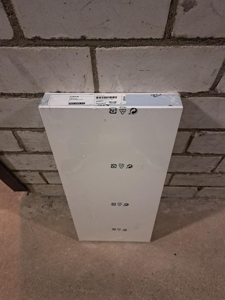 Étagère murale Ikea Lack 59x26cm, Maison & Meubles, Accessoires pour la Maison | Étagères murales & Rayons de bibliothèque, Neuf