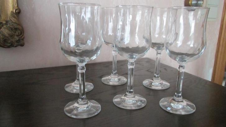 Wijn Glazen, Verzamelen, Glas en Drinkglazen, Zo goed als nieuw, Ophalen