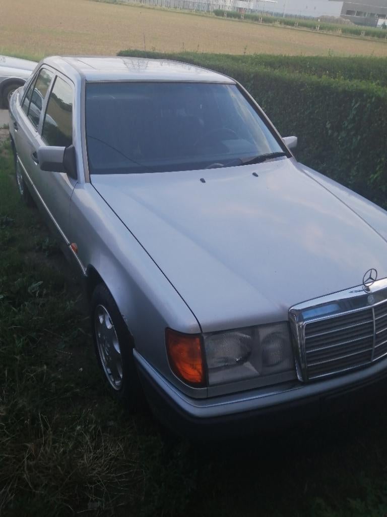 Mercedes W124 250D. 1993. 145000km. 1er prop., Autos, Argent ou Gris, Achat, Série 200, Boîte manuelle