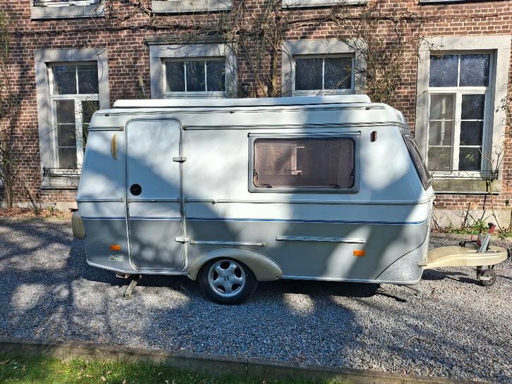 Caravane Eriba Touring 225 GT, Caravans en Kamperen, Caravans, Particulier, tot en met 2, 500 - 750 kg, Standaardzit, Eriba, Frans bed