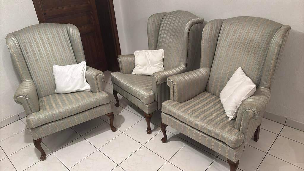 3 mooi opgemaakte zeteltjes, Ophalen