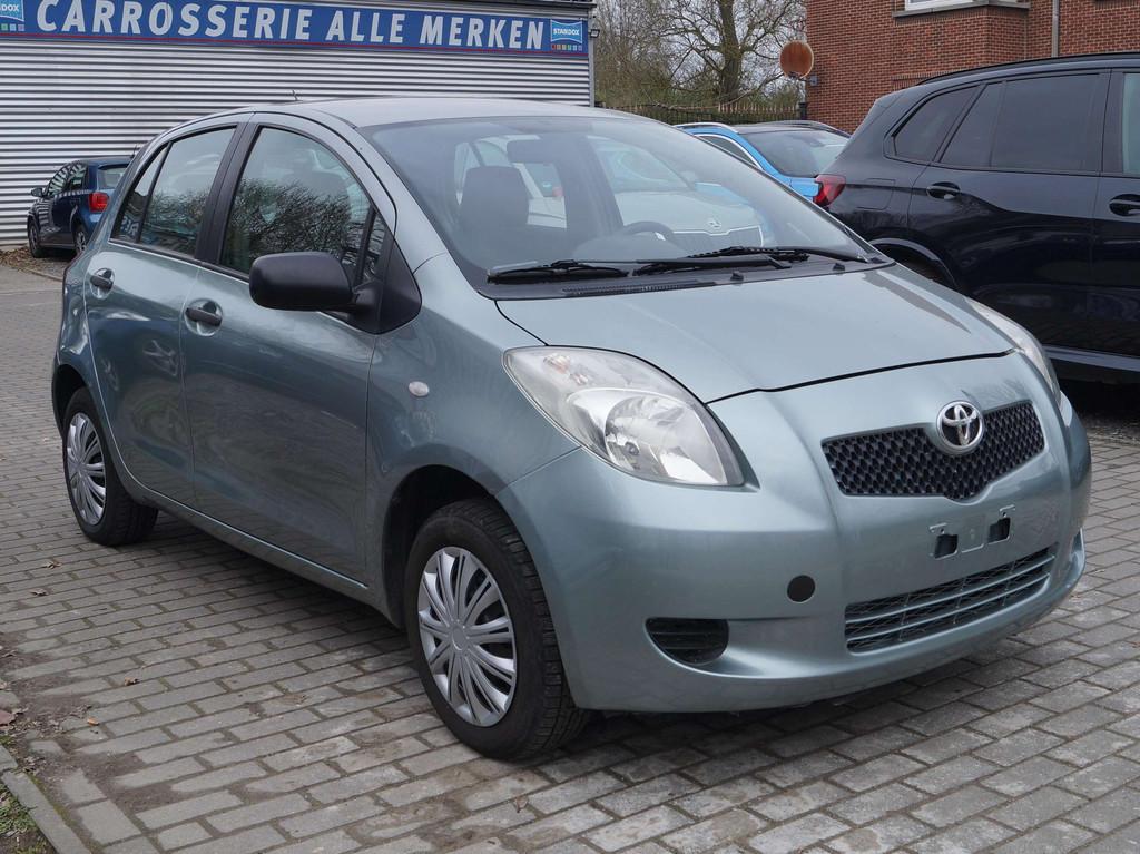 Toyota Yaris 1.0i VVT-i Linea Luna, Autos, Achat, 998 cm³, Entreprise, Boîte manuelle