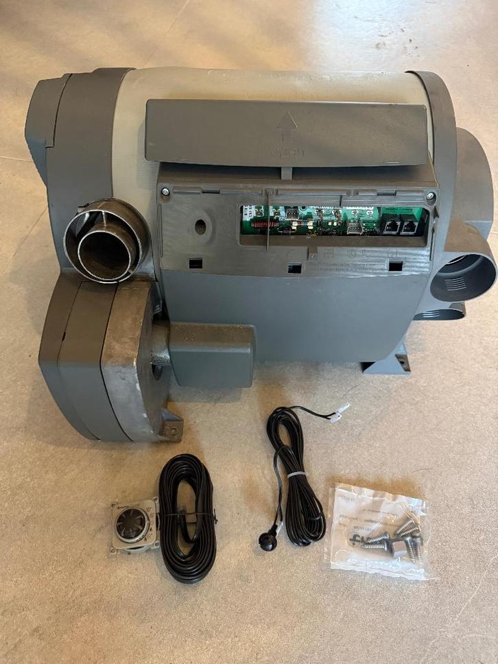 Poêle/chaudière Truma combi 4 Année de construction 2007, Caravanes & Camping, Camping-car Accessoires, Utilisé, Enlèvement ou Envoi