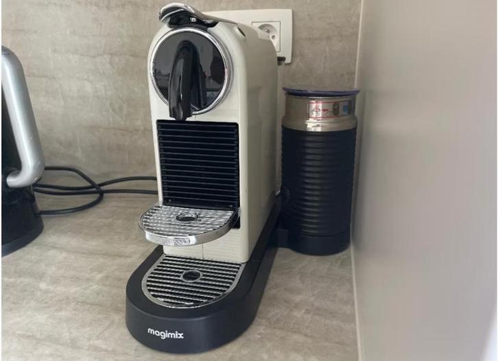 Magimix Nespresso, Electroménager, Cafetières, Comme neuf, Dosettes et capsules de café, Machine à espresso, Réservoir d'eau amovible