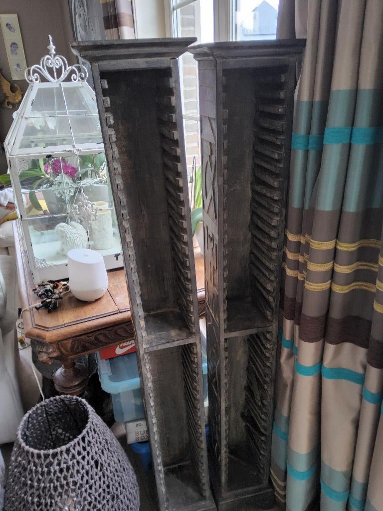 2 tours à CD en bois, porte-CD, très décoratifs, 25 à 75 disques, Enlèvement, Utilisé, Bois