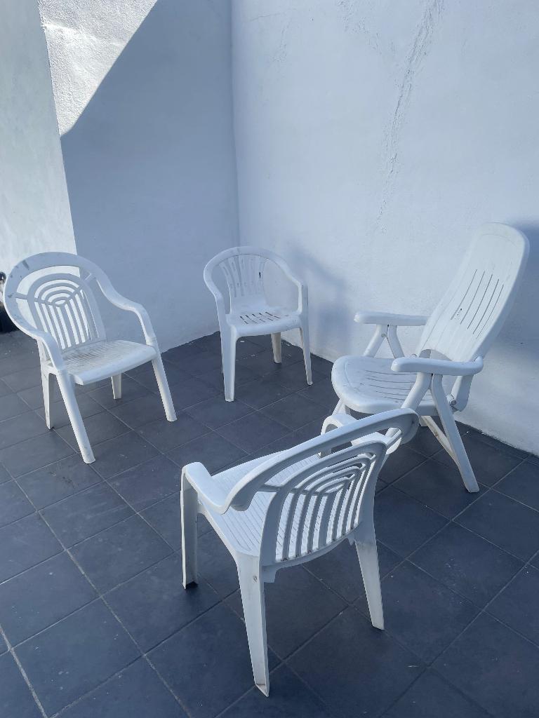 Chaises à vendre, Maison & Meubles, Chaises, Quatre, Synthétique, Blanc, Enlèvement ou Envoi