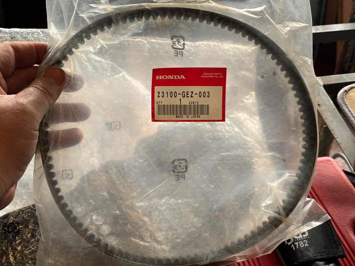 Courroie transmission, de variateur Honda Zoomer d'origine, Motos, Pièces | Honda, Neuf, Enlèvement ou Envoi