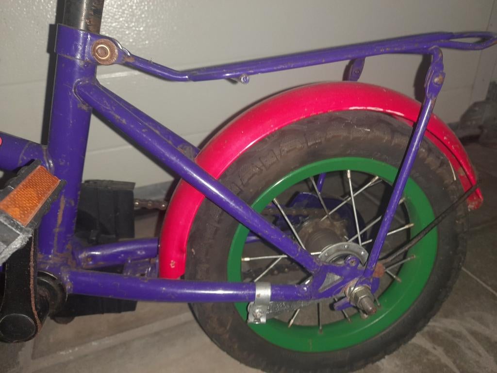 Eerste fietsje zonder zijwielen van plop., Ophalen