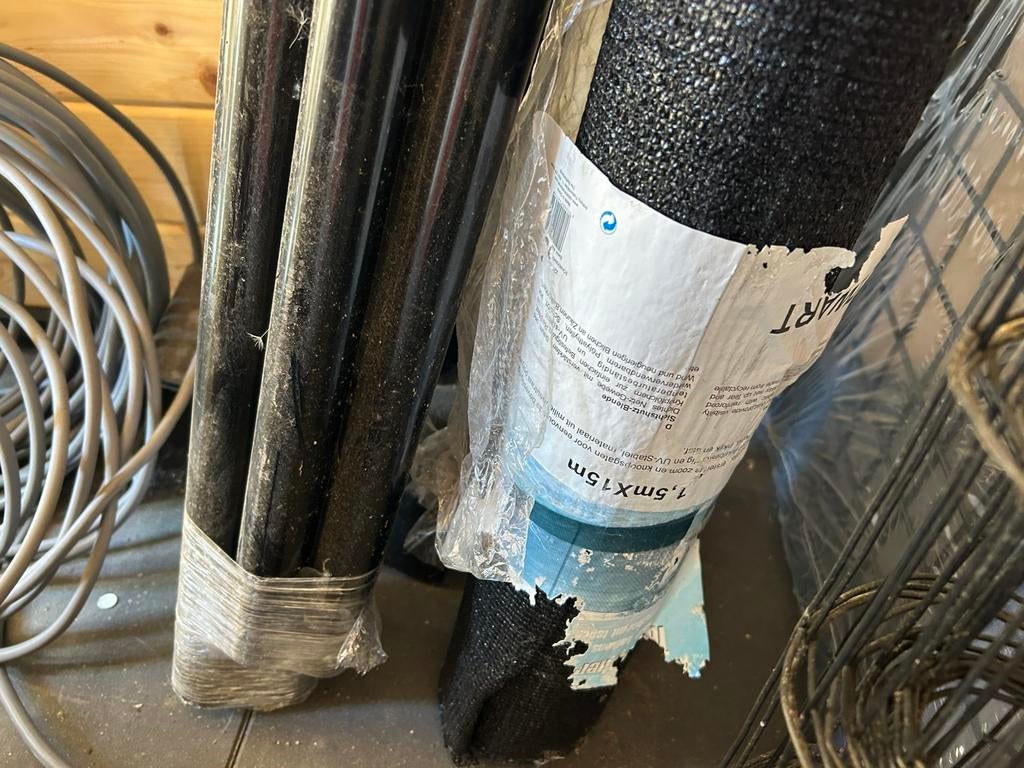 Zwarte palen, Enlèvement, Neuf, Poteaux