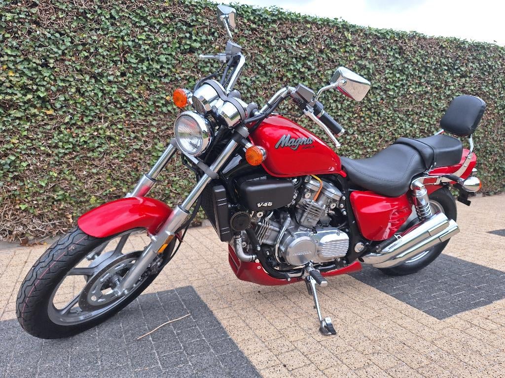 unieke en zeldzame  VF750C - 1988 (V45), Motos, Motos | Honda, Permis Moto A, 750 cm³, Occasion, Plus de 35 kW