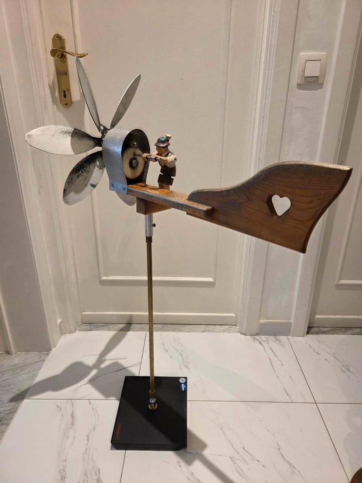 Unieke Decoratieve Windmolen met Tiroler Figuur – Handgemaak, Antiek en Kunst, Kunst | Designobjecten, Ophalen of Verzenden