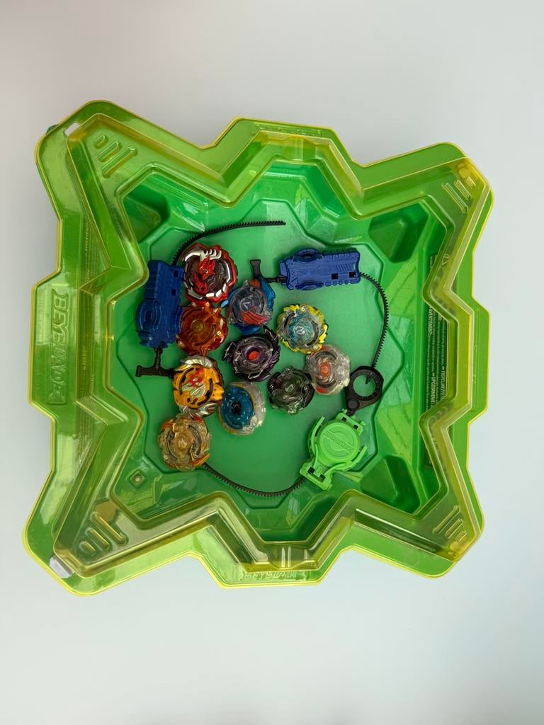 Beyblade arena- beyblades, Ophalen, Gebruikt