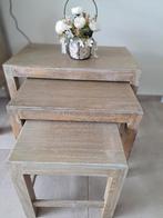 Lot de trois tables gigognes rectangulaires en bois cérusé, Enlèvement, Comme neuf, Rectangulaire