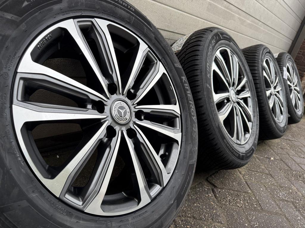 18 inch Mercedes Sprinter W907 W906 W910 velgen zomerbanden, Auto-onderdelen, Banden en Velgen, 18 inch, Bestelwagen, 255 mm, -