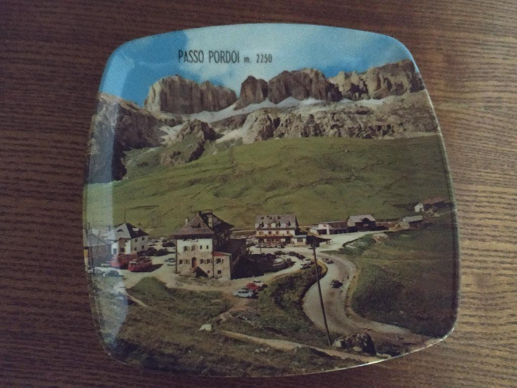 nieuw schaaltje souvenier van de dolomieten van italie, Ophalen of Verzenden