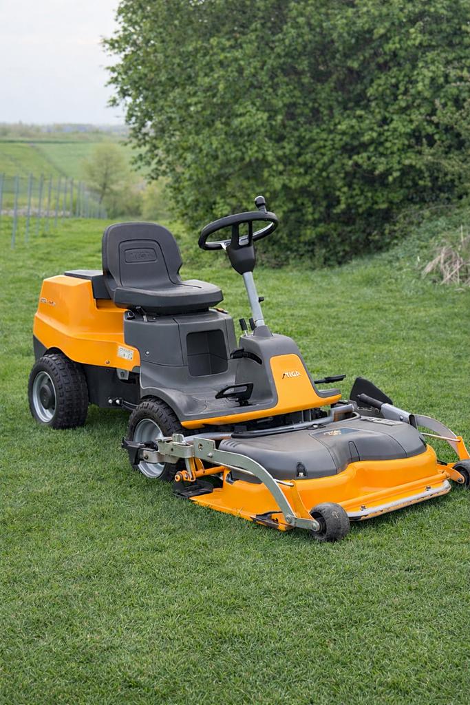 Tondeuse autoportée Stiga Park 220 — comme neuve, Jardin & Terrasse, Tondeuses autoportées, Enlèvement