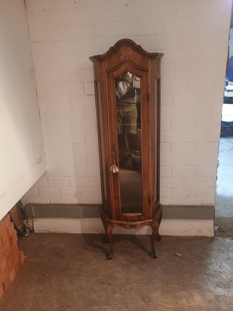 Antiek kastje, Ophalen