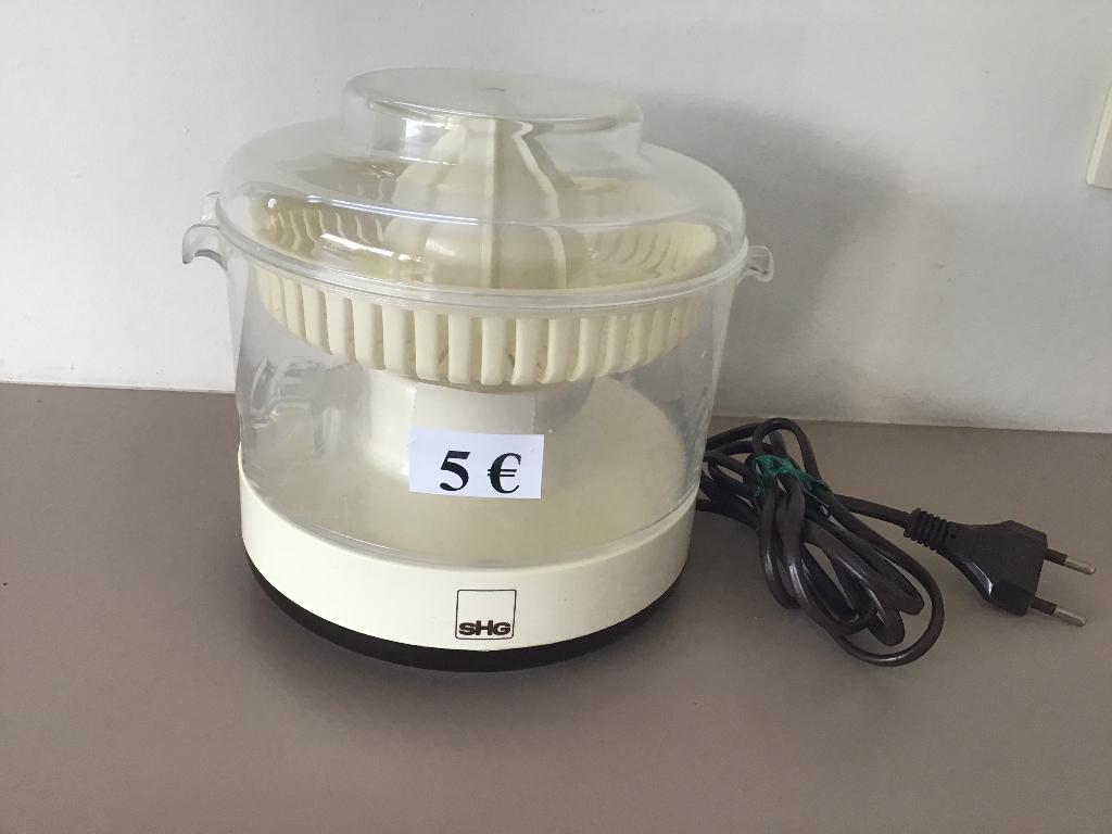 citruspers in goede staat voor slechts 5 euro, Elektronische apparatuur, Juicers, Zo goed als nieuw, Citruspers, Ophalen of Verzenden