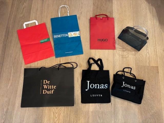 Kartonnen draagzakken Tommy, Boss, Jonas,..., Verzamelen, Merken en Reclamevoorwerpen, Gebruikt, Gebruiksvoorwerp, Ophalen of Verzenden