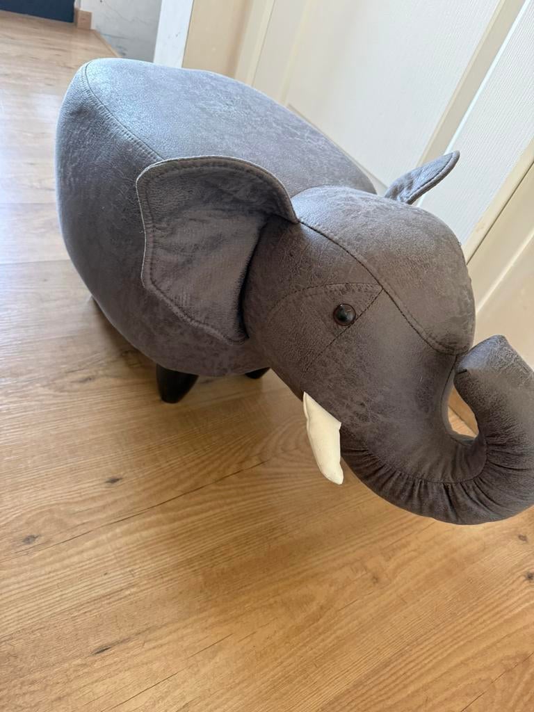 Poef olifant, Ophalen, Zo goed als nieuw