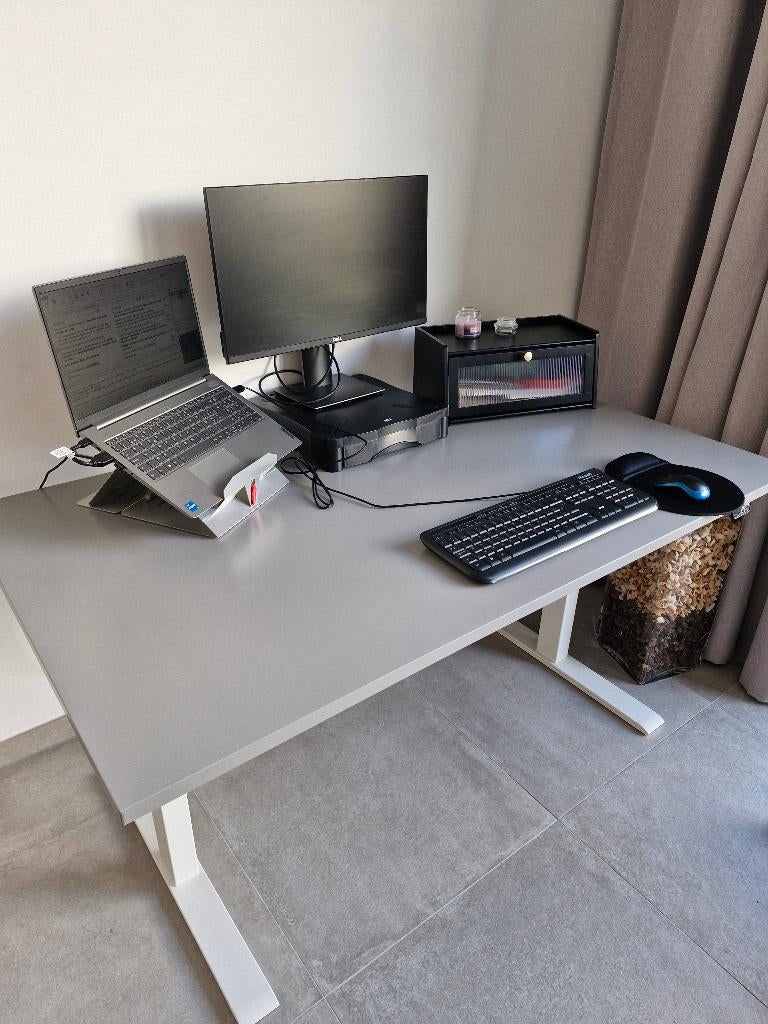 Elektrisch zit-stabureau Ikea, Ophalen, Zit-sta bureau, Elektrisch, Zo goed als nieuw