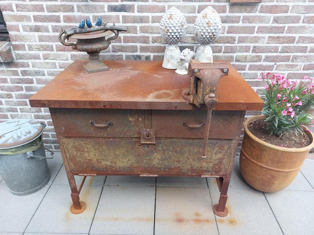 Zeer zware industriele werkbank met bankschroef, Ophalen, Bankschroef