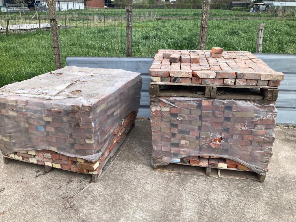 Gevelstenen, Enlèvement, Utilisé, Briques