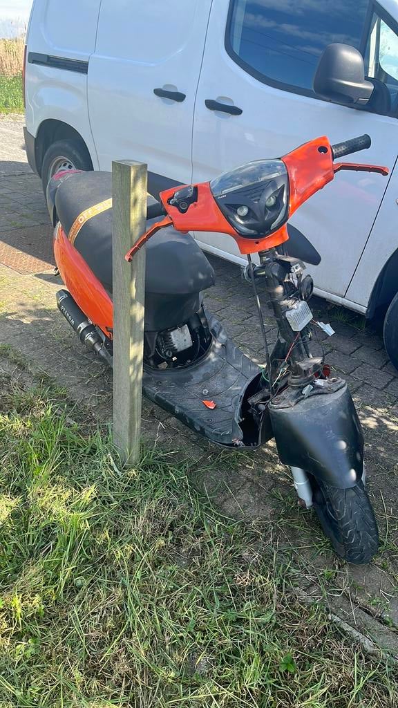 Zip 4 takt 80 cc rijdt niet, Ophalen, Zo goed als nieuw