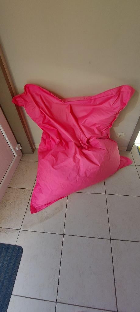 Grote roze poef, Ophalen, Gebruikt, 125 cm of meer, 125 cm of meer