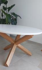 Eettafel rond, wit gelakt met massief eiken poten, Chêne, 100 à 150 cm, Rond, Comme neuf