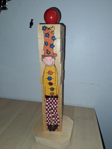 Houten stapeltoren  beschikbaar voor biedingen