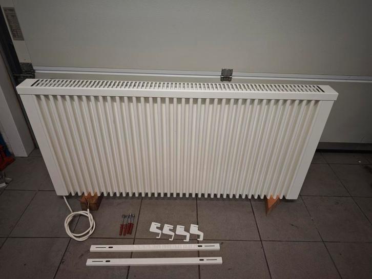 Elektrische Radiator 2450w  Termotec AG 1280*610*90, Doe-het-zelf en Bouw, Verwarming en Radiatoren, Zo goed als nieuw, Thermostaat
