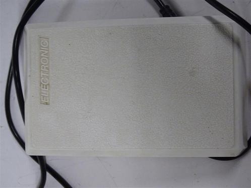 A6050 Voetpedaal naaimachine Electronic, Hobby en Vrije tijd, Naaimachines en Toebehoren, Gebruikt, Naaimachine, Ophalen of Verzenden