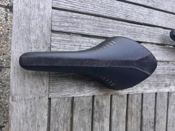 diverse zadels, stuurpen, voorvork fizik giant smp 4ZA BBB, Général, Selle, Enlèvement, Utilisé