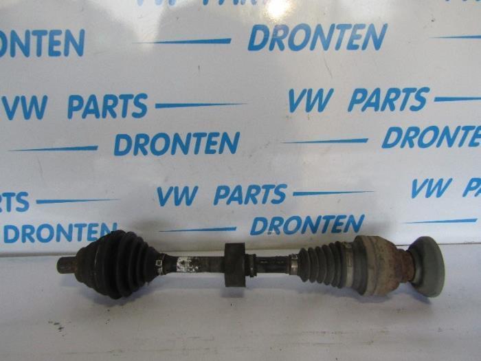 Aandrijfas rechts-voor van een Volkswagen Tiguan, Auto-onderdelen, Remmen en Aandrijving, Volkswagen, Gebruikt, 3 maanden garantie