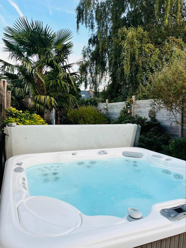 Jacuzzi Hotspring Envoy 5 places, Tuin en Terras, Bubbelbaden en Hottubs, Gebruikt, Vast, Afdekzeil, Filter, Pomp, Trap, Ophalen